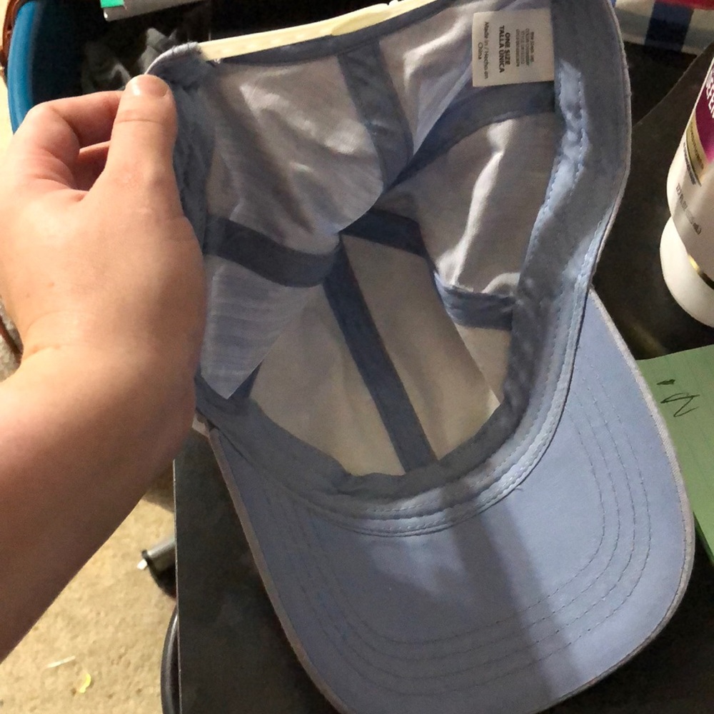 Lace hat - Picture 2 of 2